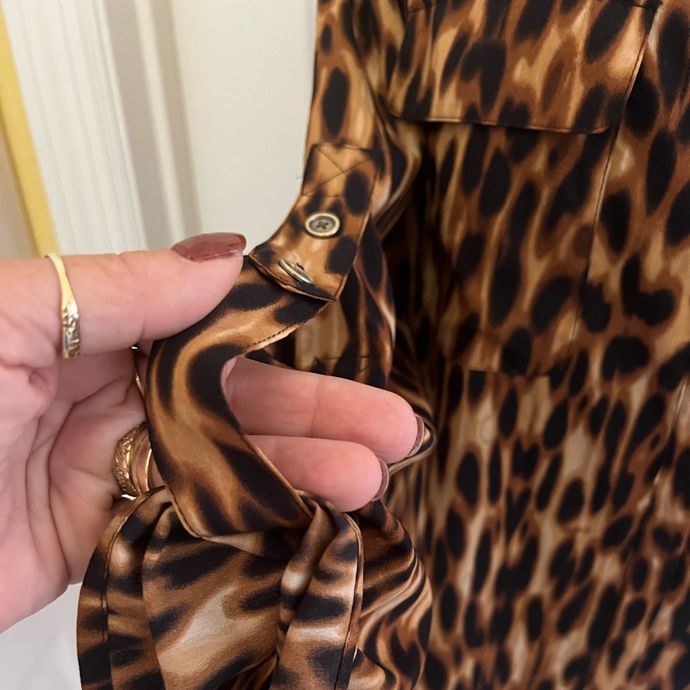 NWOT Anne Klein beautiful leopard blouse
